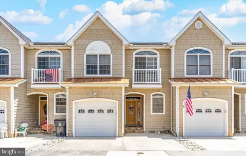 38409 Grand Ave #4D, Ocean View, DE 19970