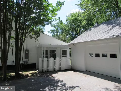 703 S Wilson St, Laurel, DE 19956 photo 9