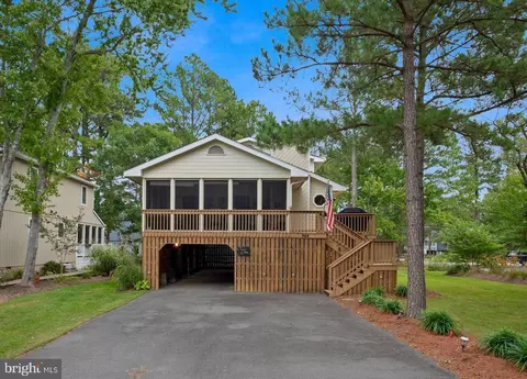 944 Lake View Dr, Bethany Beach, DE 19930