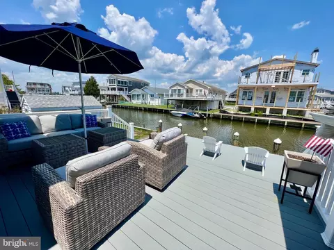 27 W Atlantic St, Fenwick Island, DE 19944
