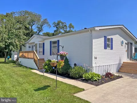 14 Enfield Ln #A-40, Lewes, DE 19958