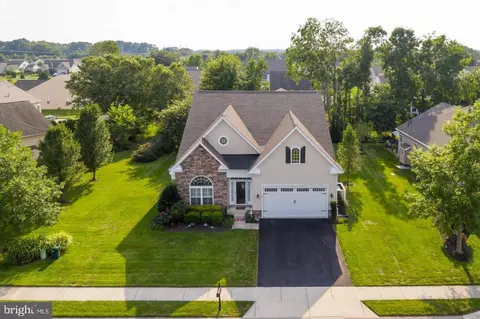 20 Lakeview Dr, Ocean View, DE 19970