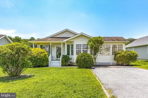 38190 Clover Ln, Frankford, DE 19945
