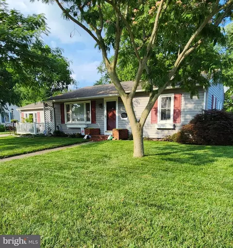 807 Magnolia Dr, Seaford, DE 19973