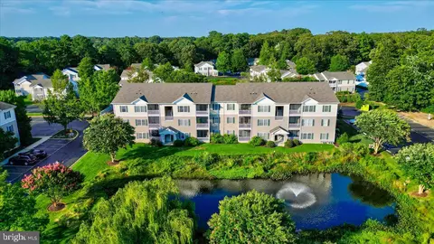 300 Pebble Dr #305, Rehoboth Beach, DE 19971