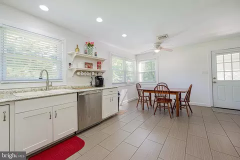 7 Edward Ln, Ocean View, DE 19970 photo 8