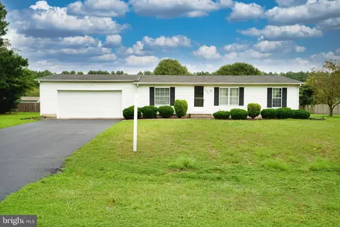 223 W Holly Dr, Lincoln, DE 19960
