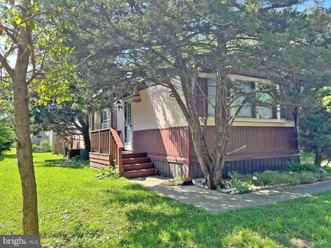 31768 Janice Rd #B-27, Lewes, DE 19958