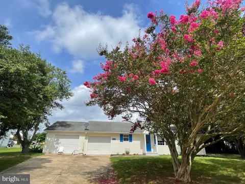 290 Central Ave, Ocean View, DE 19970