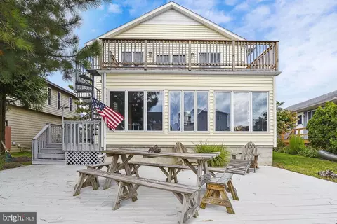 306 W 6th St, South Bethany, DE 19930