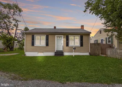 7 W 10th St, Seaford, DE 19973