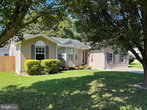 412 Yew St, Milton, DE 19968 photo 2