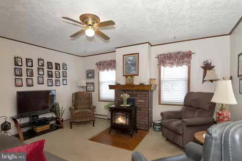 177 Delaware Ave, Laurel, DE 19956 photo 4