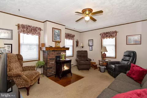 177 Delaware Ave, Laurel, DE 19956 photo 3