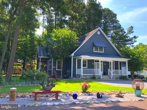 15 New Castle Ct, Ocean View, DE 19970