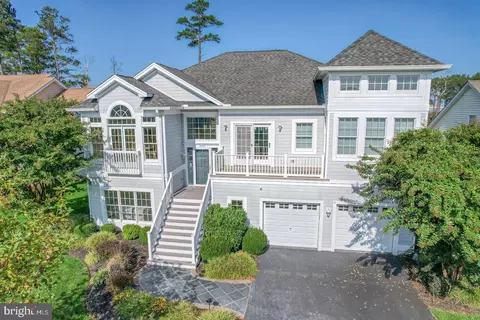 37483 Seaside Dr, Ocean View, DE 19970