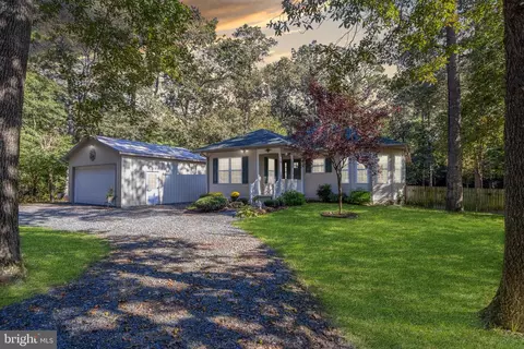 13757 Collins Pond Rd E, Georgetown, DE 19947