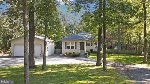 13757 Collins Pond Rd E, Georgetown, DE 19947 photo 2