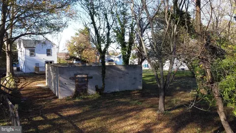 Exterior - 170 Delaware Ave, Laurel, DE 19956 photo 8 of 8