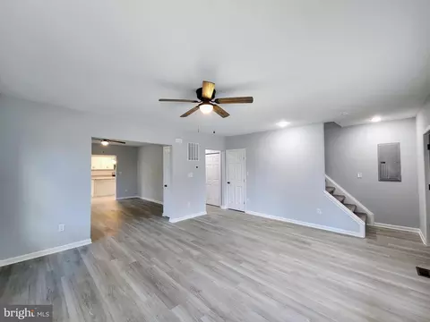 Living - 170 Delaware Ave, Laurel, DE 19956 photo 3 of 3