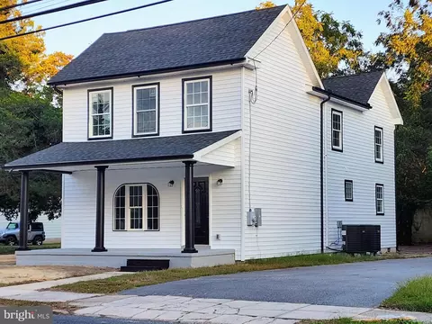 Exterior - 170 Delaware Ave, Laurel, DE 19956 photo 2 of 8