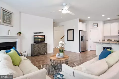 Living - 16266 Ashlar Loop, Milton, DE 19968 photo 3 of 4