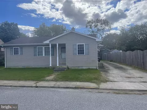10 Knox St, Frankford, DE 19945