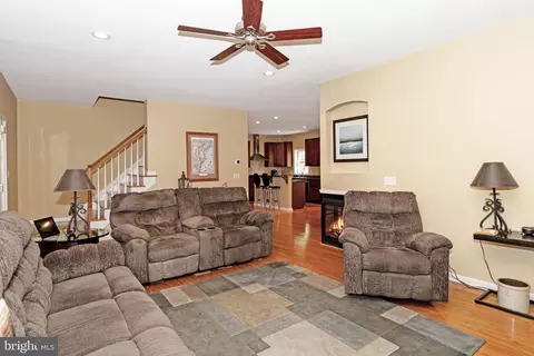 Living - 24083 Shortly Rd, Georgetown, DE 19947 photo 2 of 6