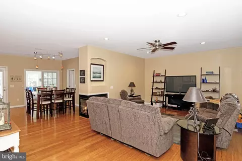 Living - 24083 Shortly Rd, Georgetown, DE 19947 photo 1 of 6