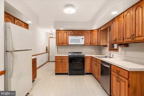 Kitchen - 31763 Diane Rd, Ocean View, DE 19970 photo 3 of 5