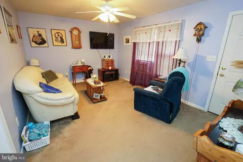 204 Filbert St, Laurel, DE 19956 photo 4