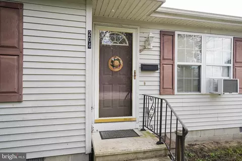 204 Filbert St, Laurel, DE 19956 photo 3