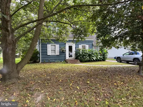 204 W Laurel St, Georgetown, DE 19947 photo 2