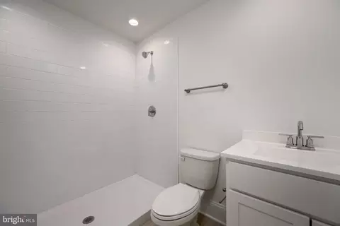 Bath - 171 Central Ave, Ocean View, DE 19970 photo 4 of 5