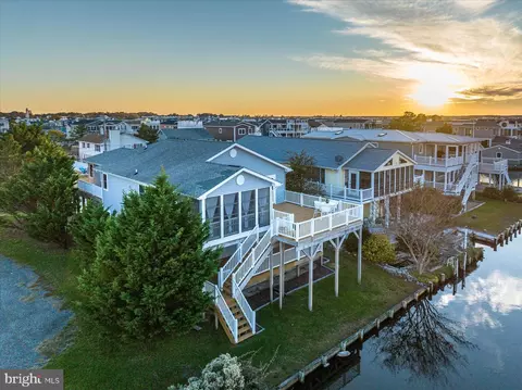 3 W Cannon St, Fenwick Island, DE 19944