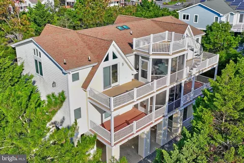 38 Sea Side Dr, Bethany Beach, DE 19930