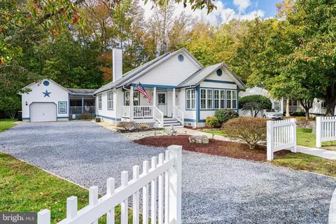 9 Mary Joe Ct, Ocean View, DE 19970