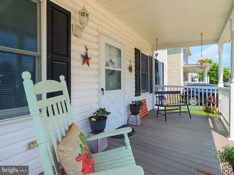 Exterior - 414 Union St, Milton, DE 19968 photo 5 of 13