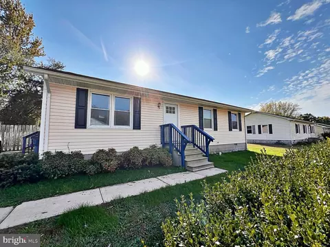 509 W 8th St, Laurel, DE 19956