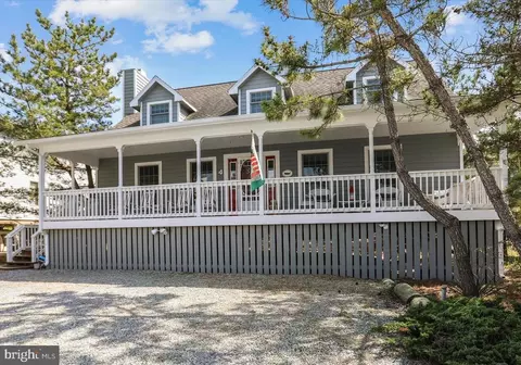 4 S 7th St, Bethany Beach, DE 19930