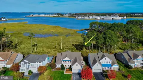 37487 Seaside Dr, Ocean View, DE 19970