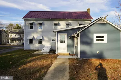 Exterior - 210 E 6th St, Laurel, DE 19956 photo 7 of 10
