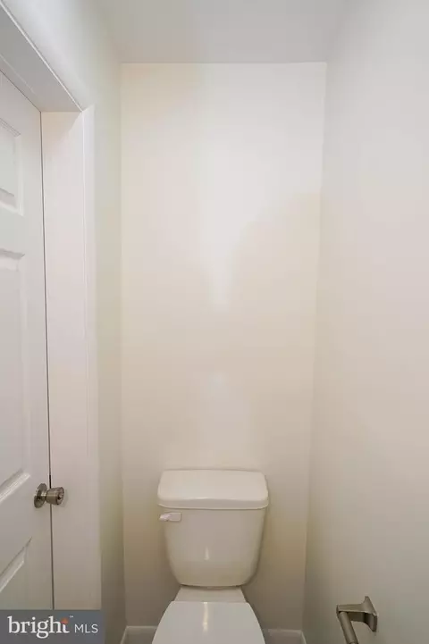 Bath - 210 E 6th St, Laurel, DE 19956 photo 2 of 11