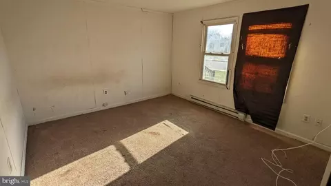 526 W 8th St, Laurel, DE 19956 photo 6