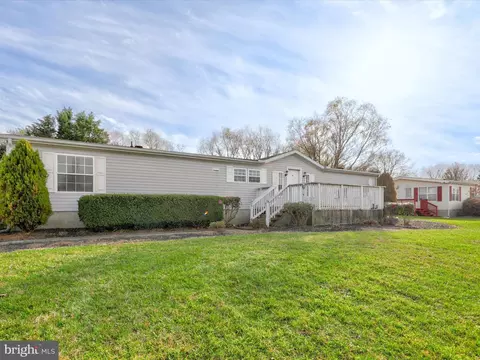 6 Beacon Dr, Rehoboth Beach, DE 19971