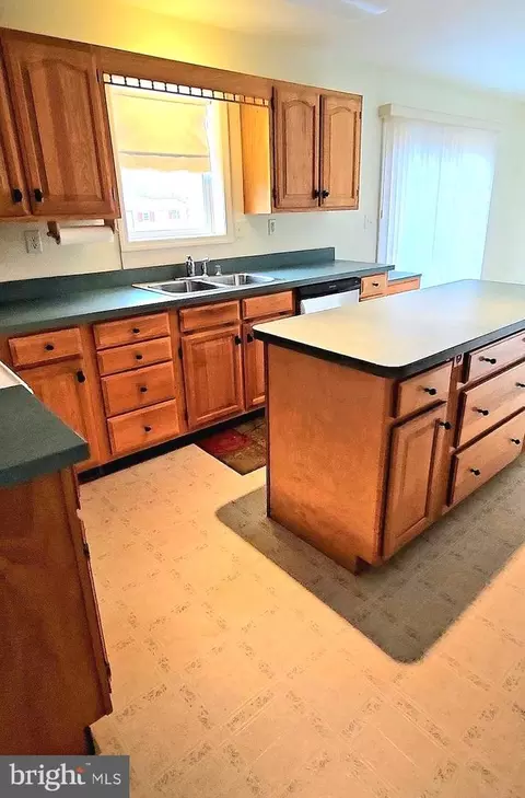 Kitchen - 24644 Peterkins Rd, Georgetown, DE 19947 photo 2 of 8