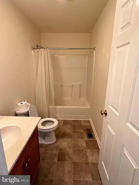 Bath - 102 Genoa Ln, Milton, DE 19968 photo 3 of 3