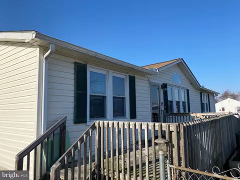 8690 Garden Ln, Seaford, DE 19973