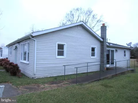 206 Pine St, Ellendale, DE 19941 photo 3