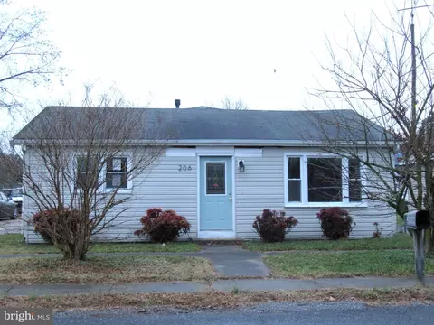 206 Pine St, Ellendale, DE 19941